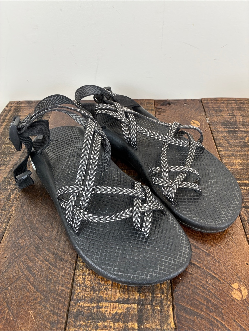 Chaco ZX-2 Chevron Sandals Sport Women’s 10 Black Webbing Strap Outdoors Nylon